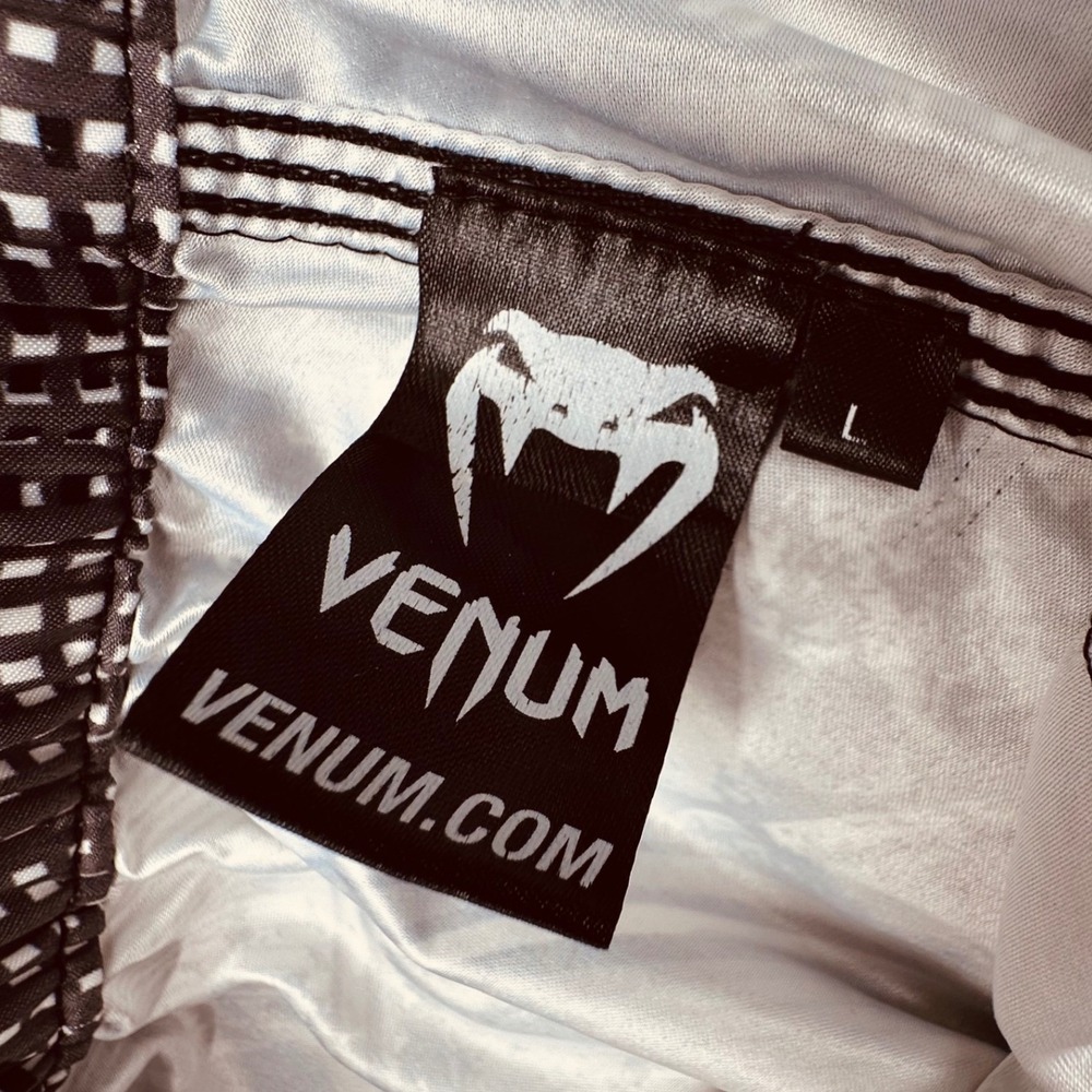 Venum Werewolf MMA Fight Shorts Mens Large Black Red Wolf Graphic Muay Thai BJJ - Picture 5 of 10